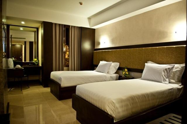 Crown Victoria Hotel Tulungagung Værelse billede