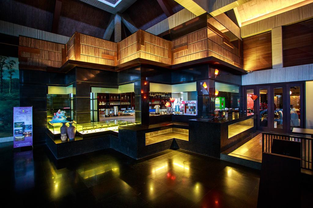 Crown Victoria Hotel Tulungagung Eksteriør billede